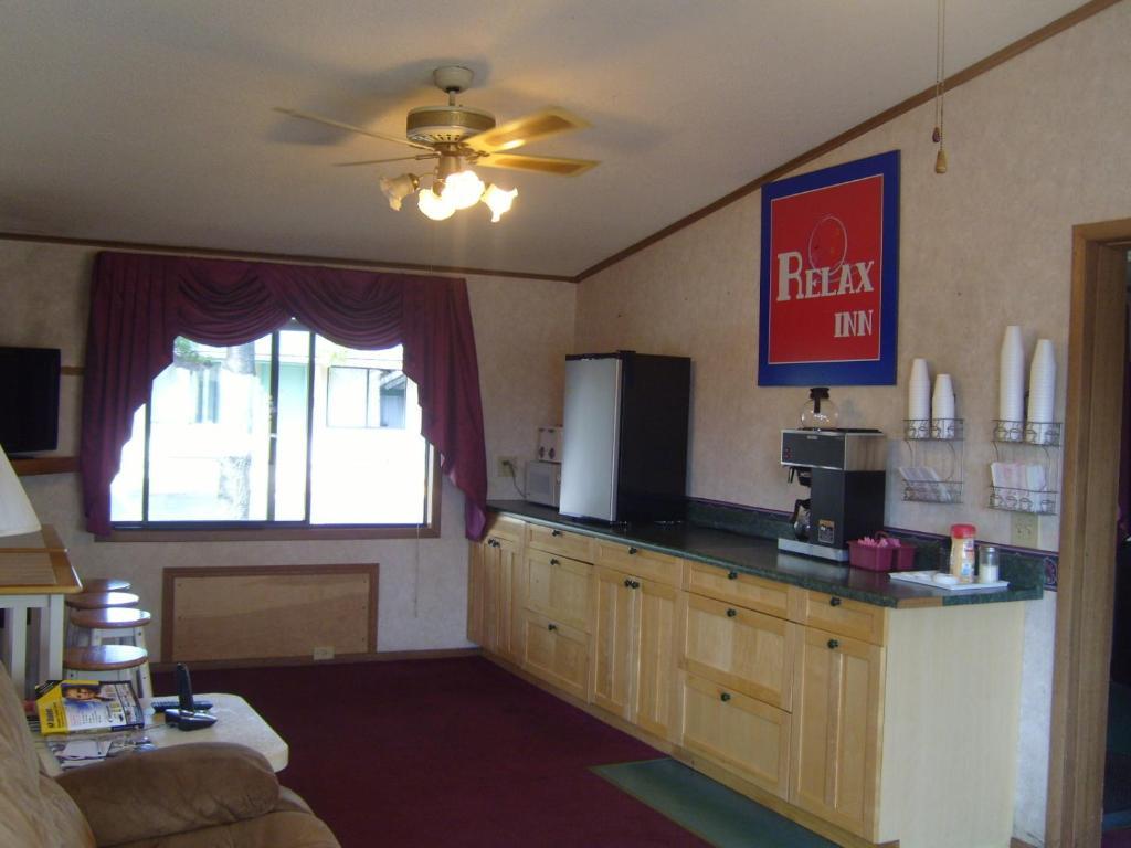 Relax Inn Lancaster Exterior photo