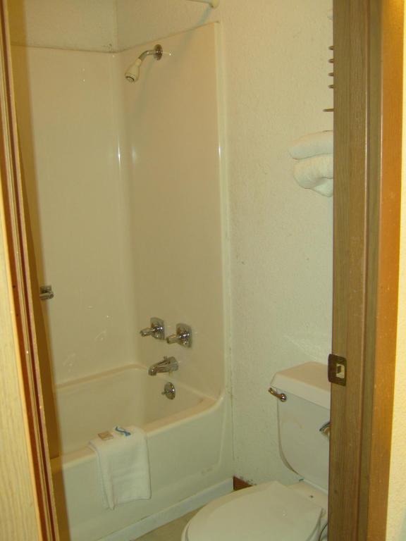 Relax Inn Lancaster Room photo
